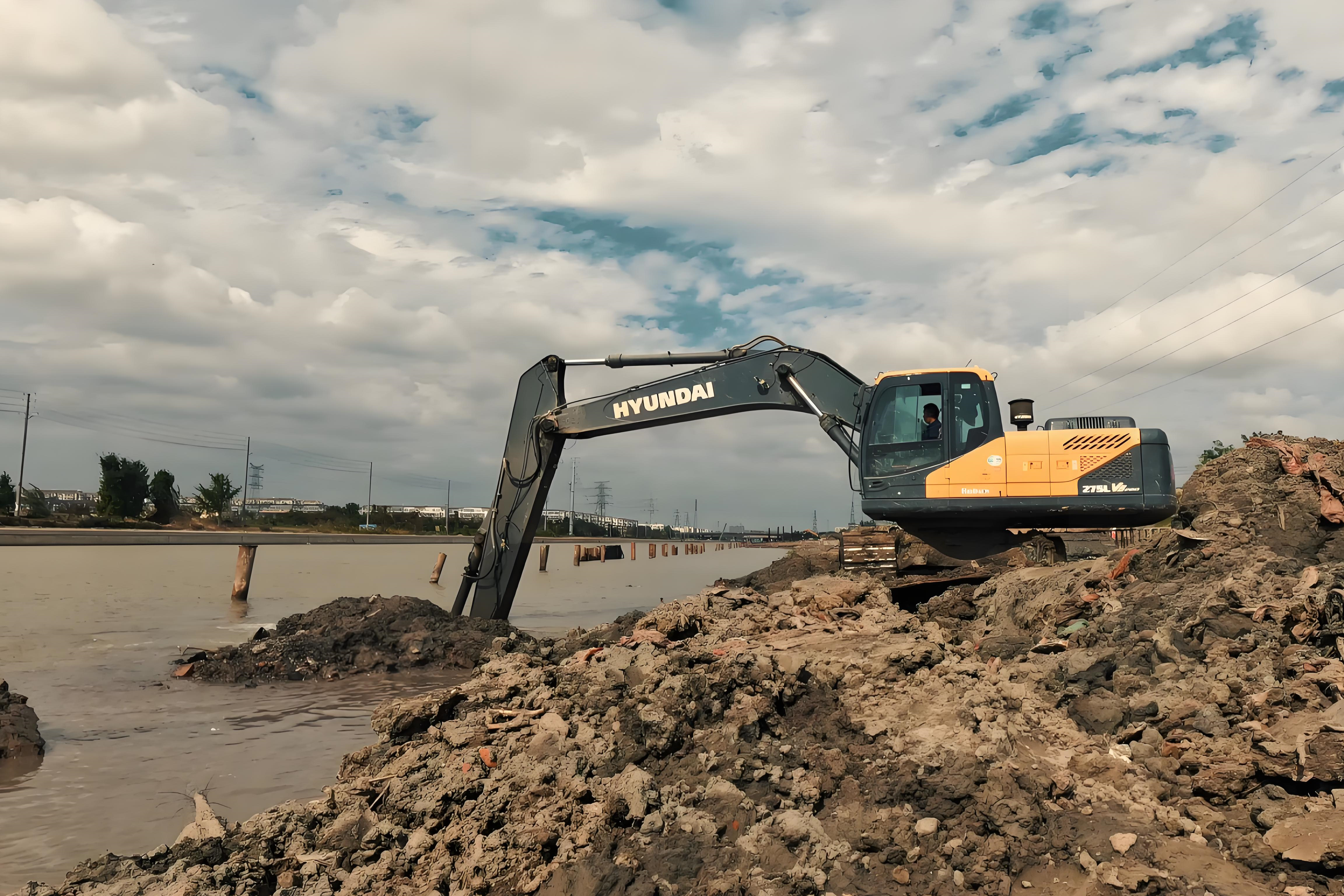湖北水挖清淤團隊泓樺錦嘉-水上挖機能在深水工作嗎?